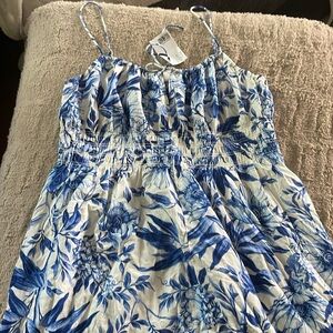 H&M maxi spaghetti strap floral dress size large.